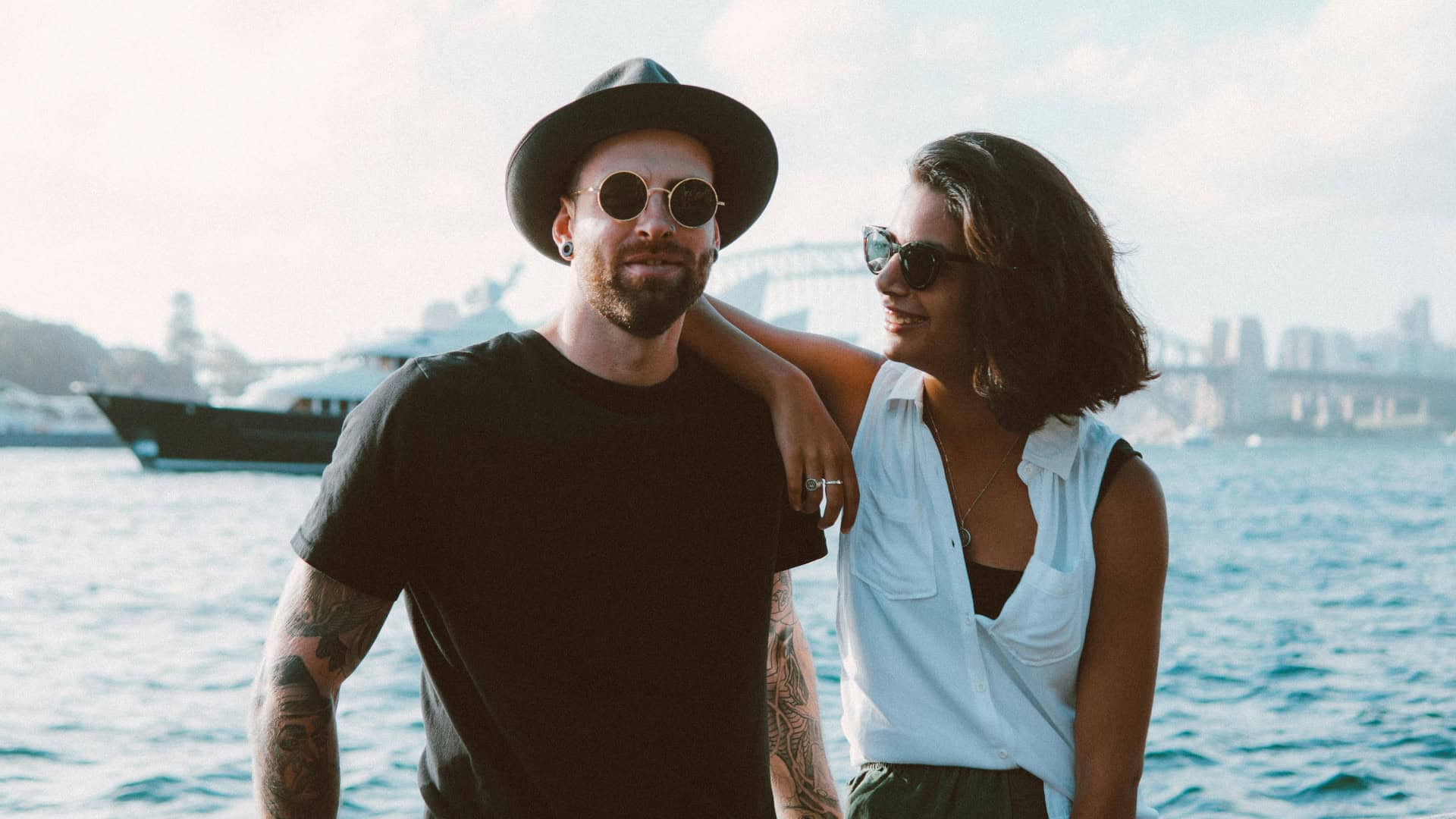 Viaggiare in sicurezza: come scegliere gli occhiali da sole per il mare che proteggono davvero i tuoi occhi 4 La tua vista non ha prezzo